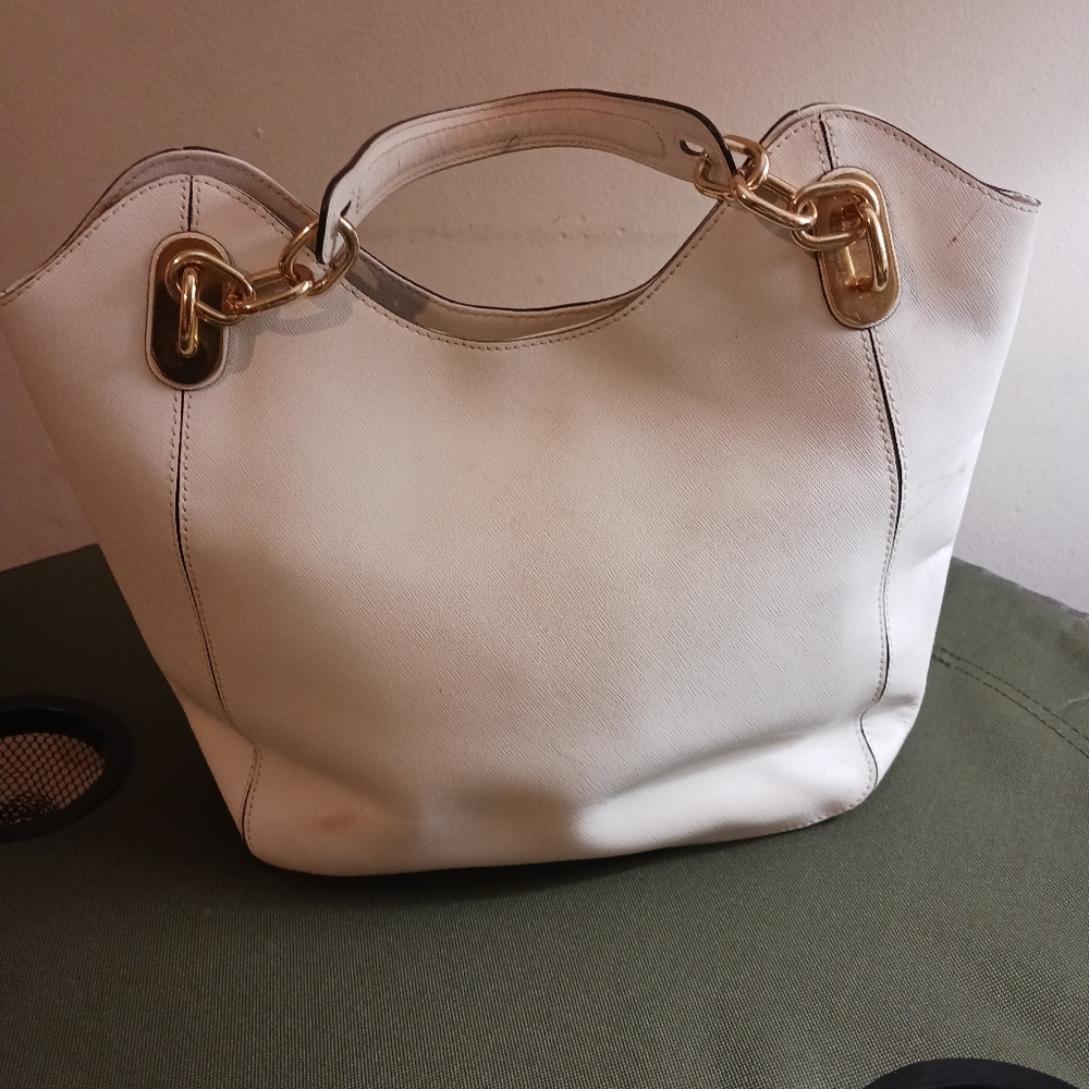 Ladies hand bag